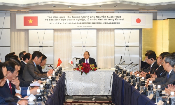 Thủ tướng Nguyễn Xuân Phúc tọa đàm với các  doanh nghiệp vùng Kansai.